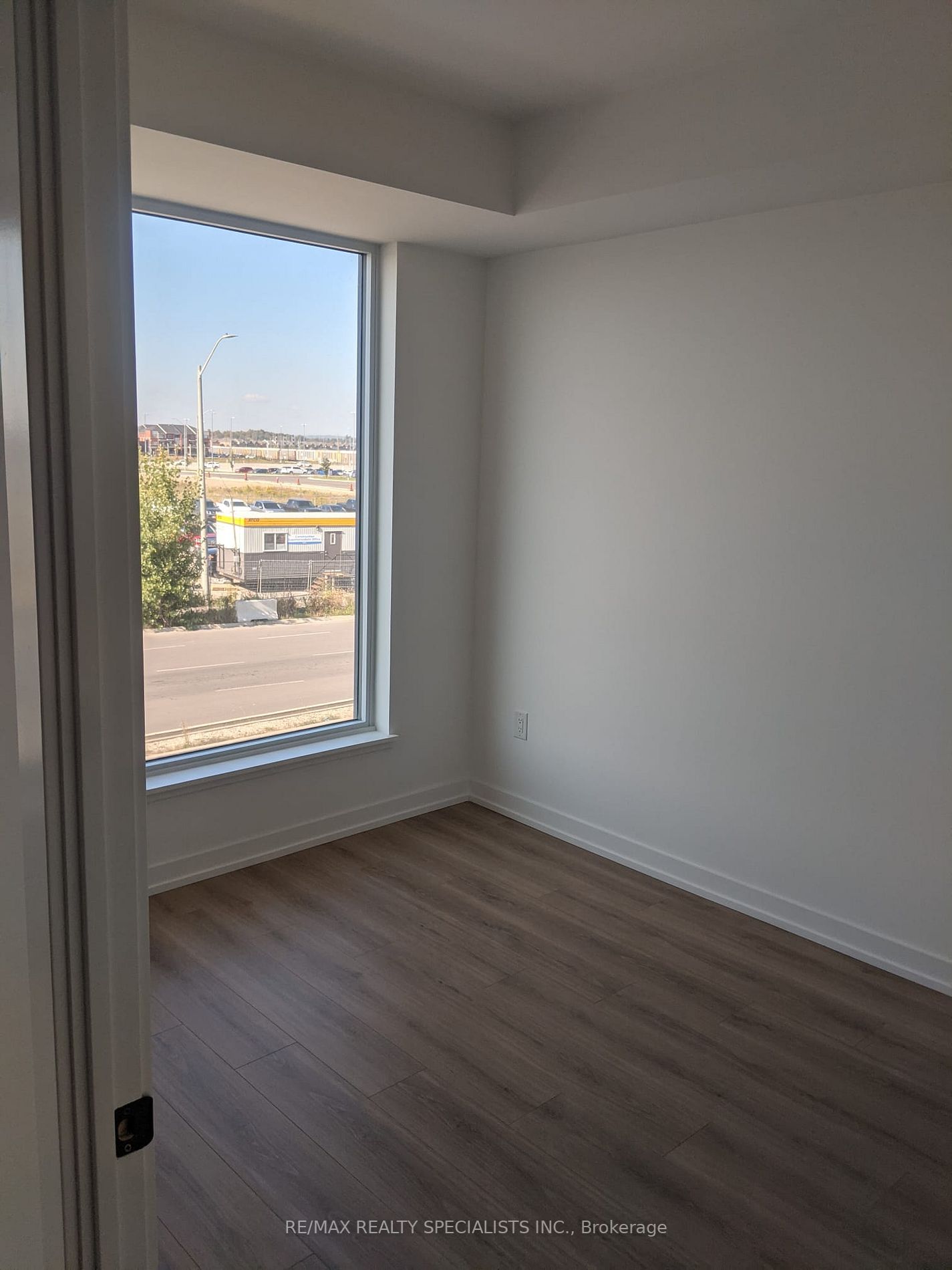 10 Lagerfeld Dr, #214