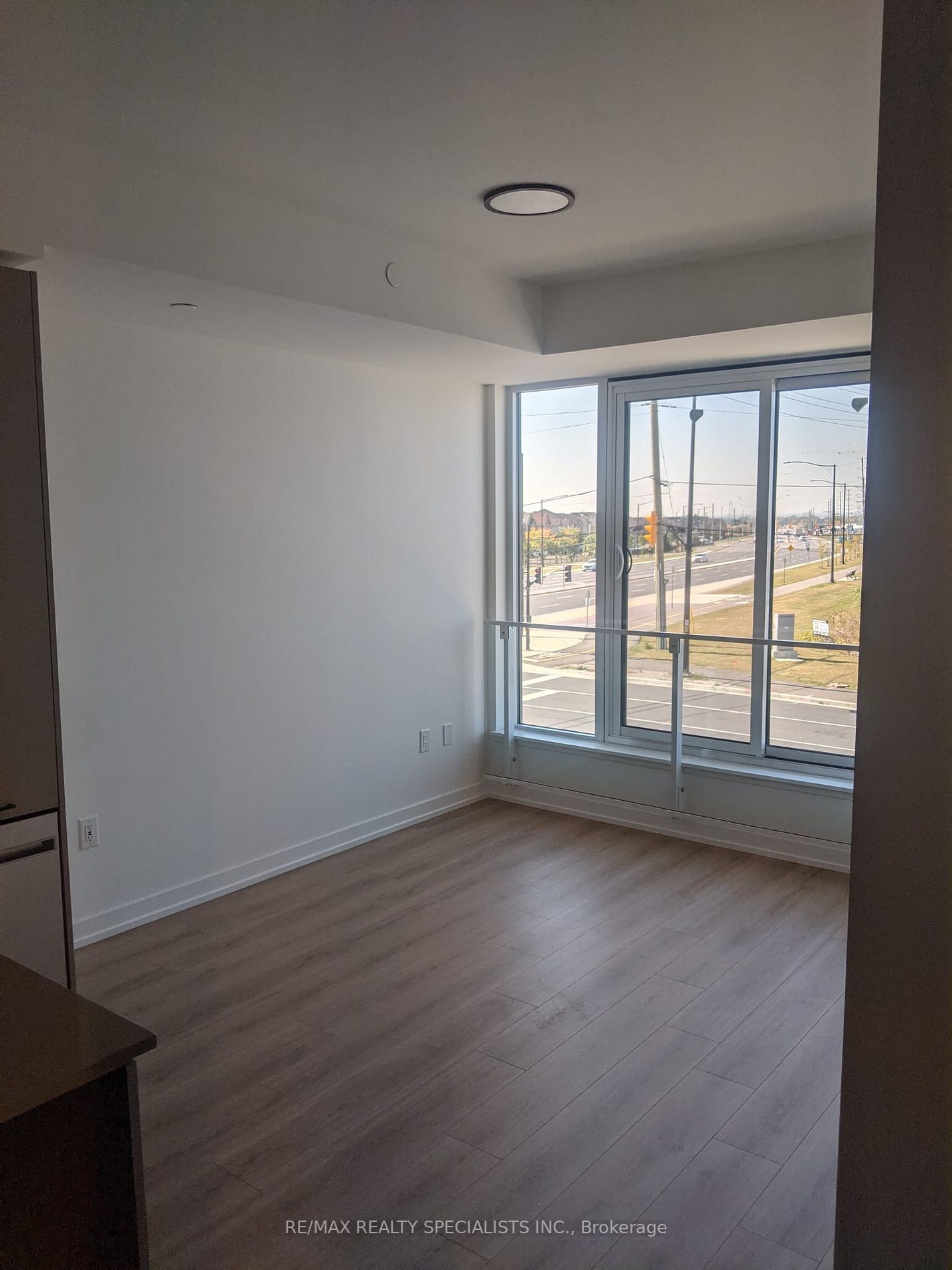 10 Lagerfeld Dr, #214