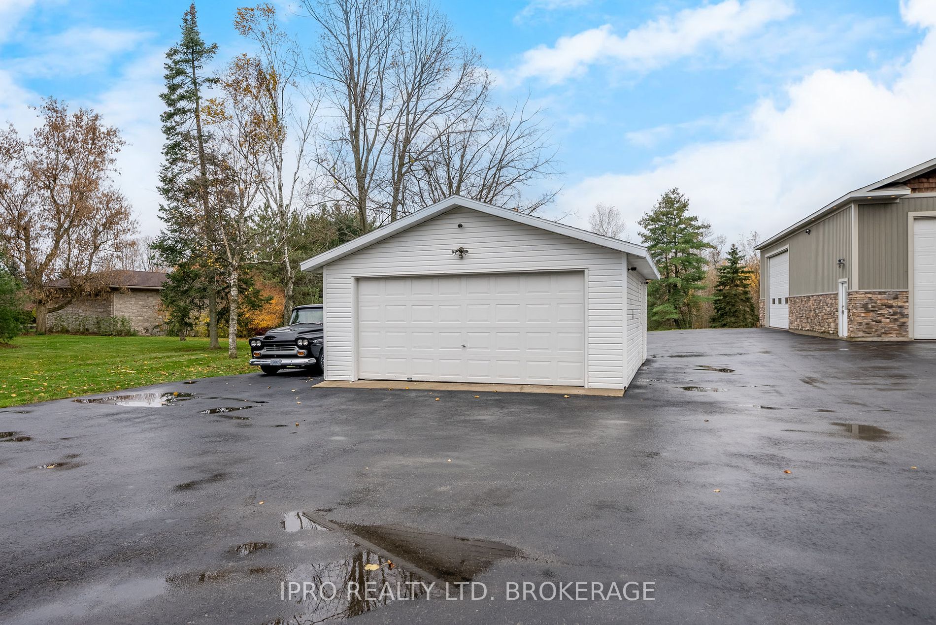 10180 Guelph Line