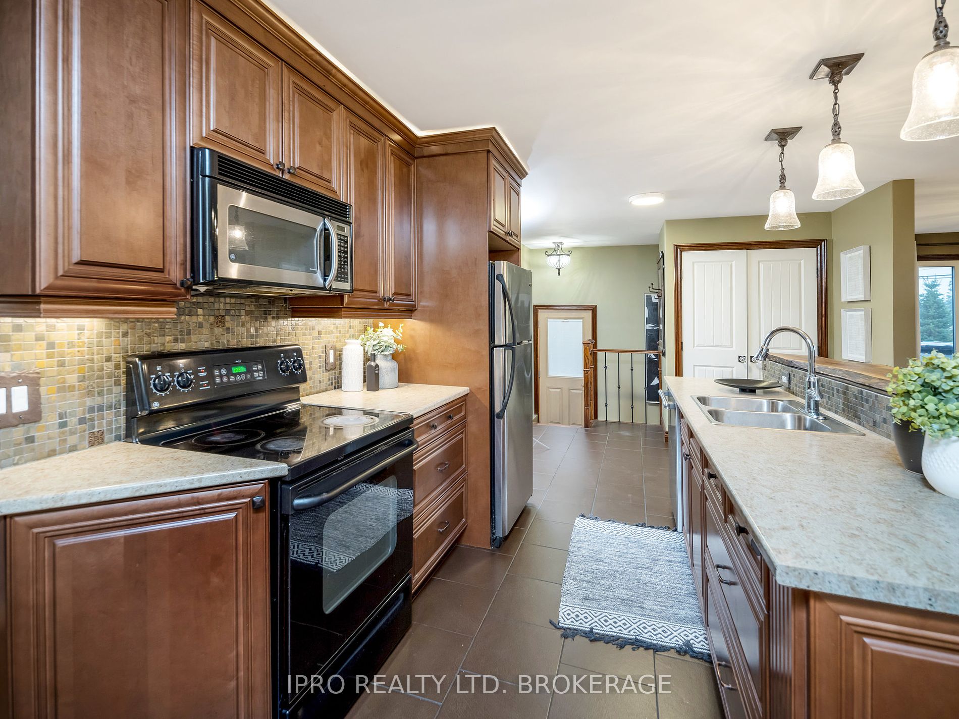 10180 Guelph Line