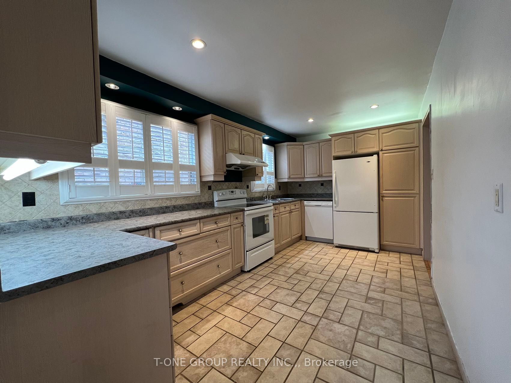 4250 Highgate Cres