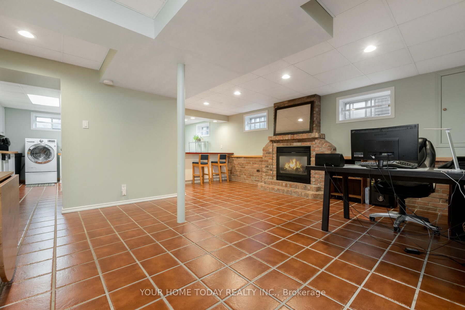 3 Regan Cres