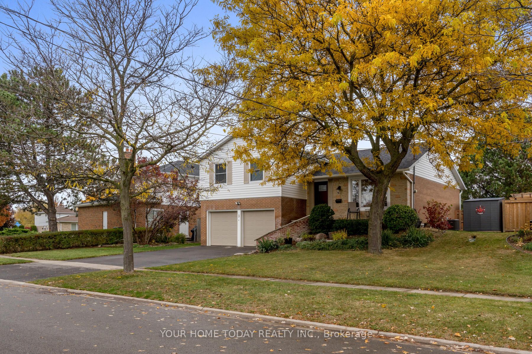3 Regan Cres
