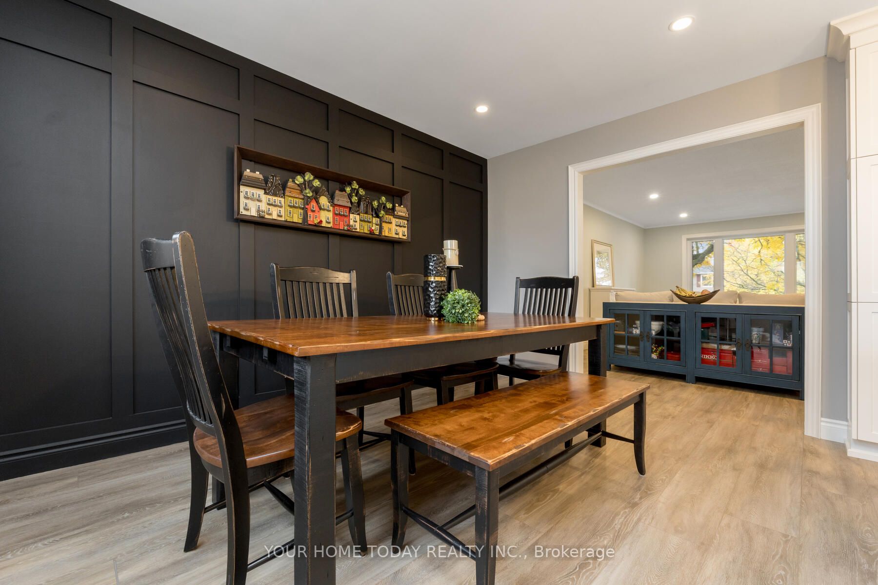 3 Regan Cres