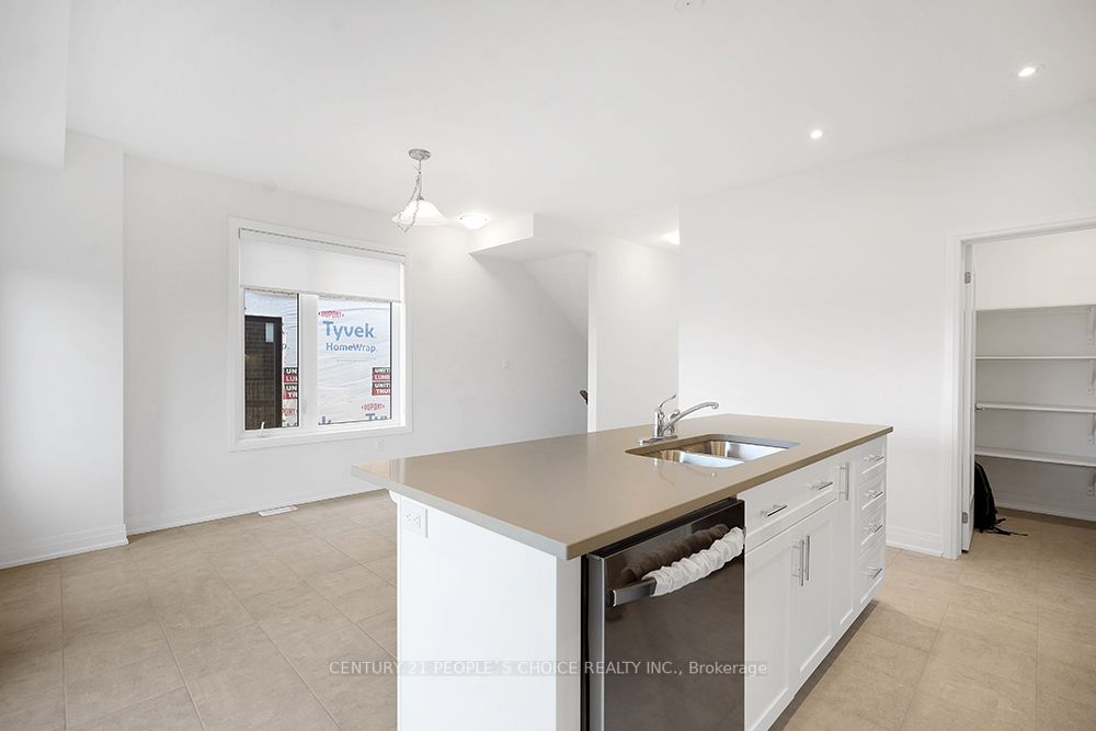 32 Humberstone Dr