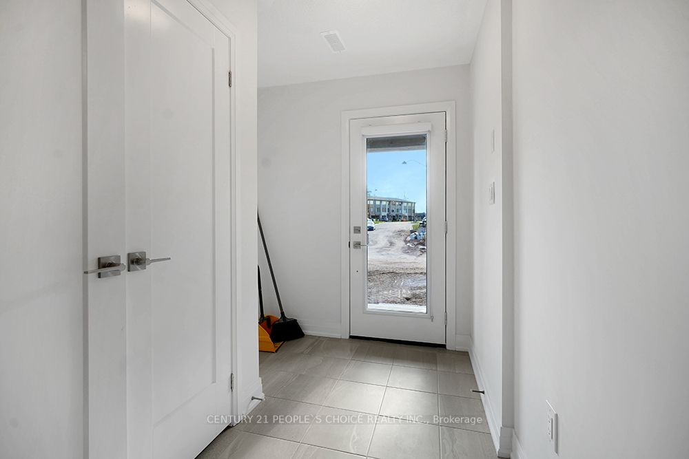 32 Humberstone Dr