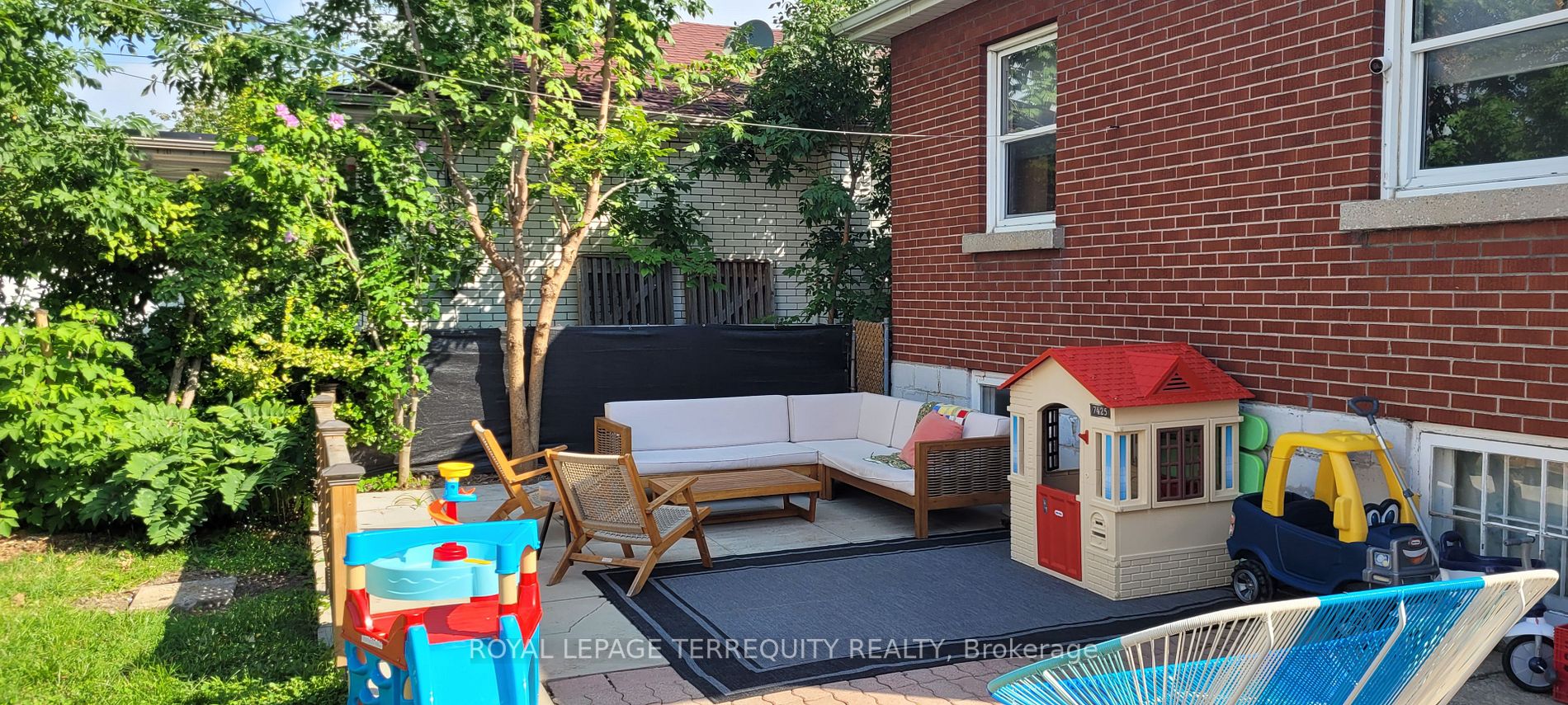 18 Wesley St