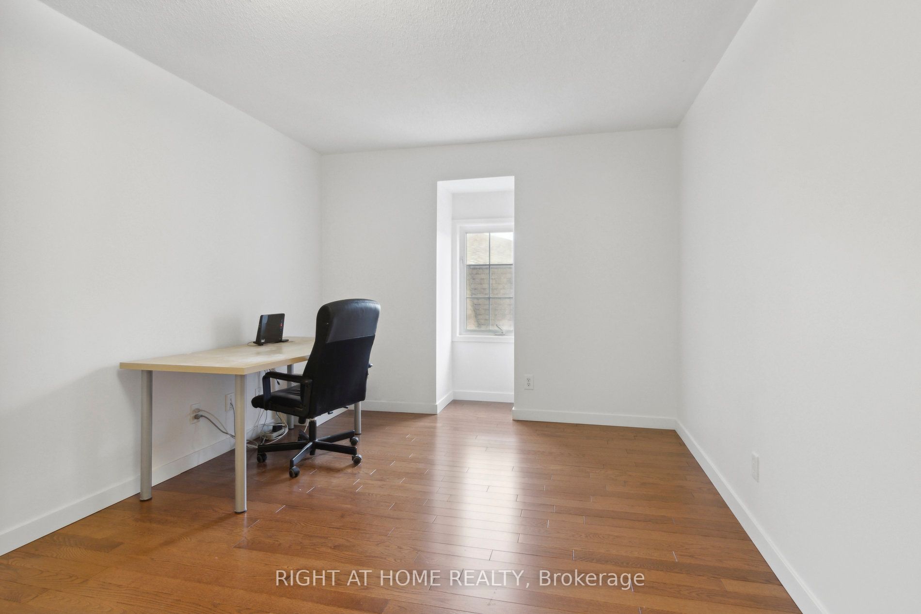 72 Sidney Belsey Cres, #307