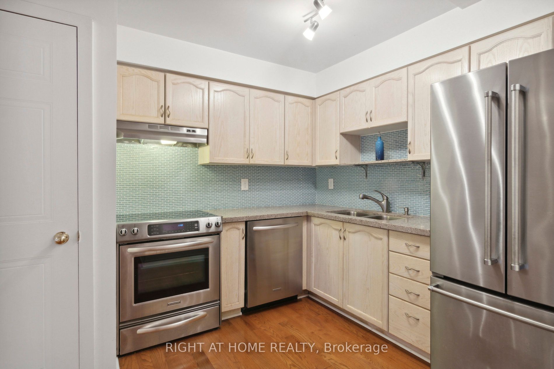 72 Sidney Belsey Cres, #307