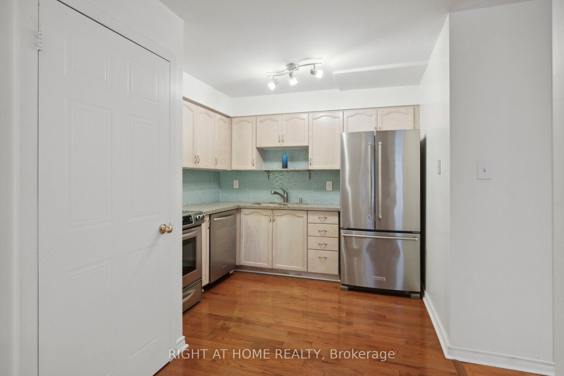 72 Sidney Belsey Cres, #307