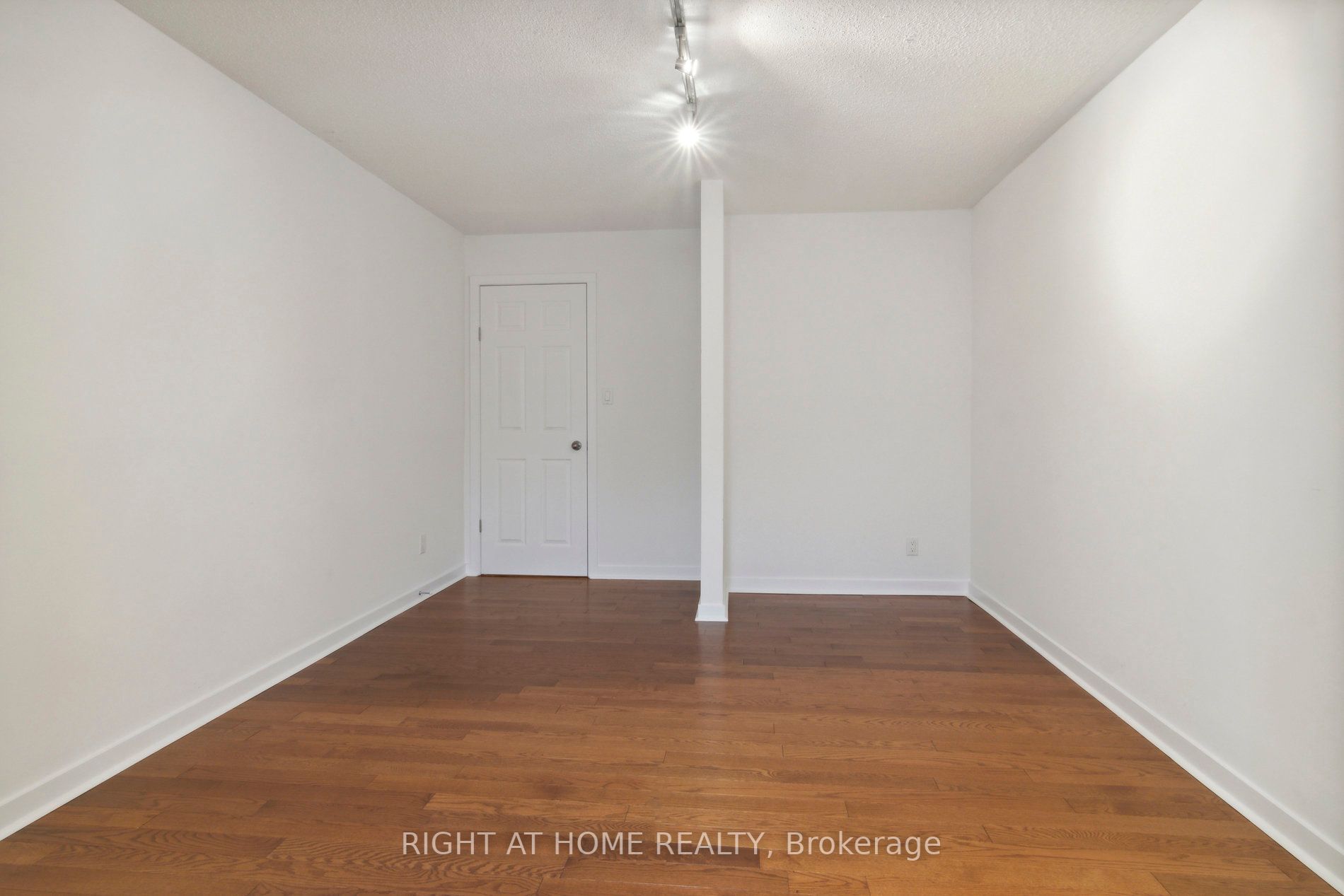 72 Sidney Belsey Cres, #307