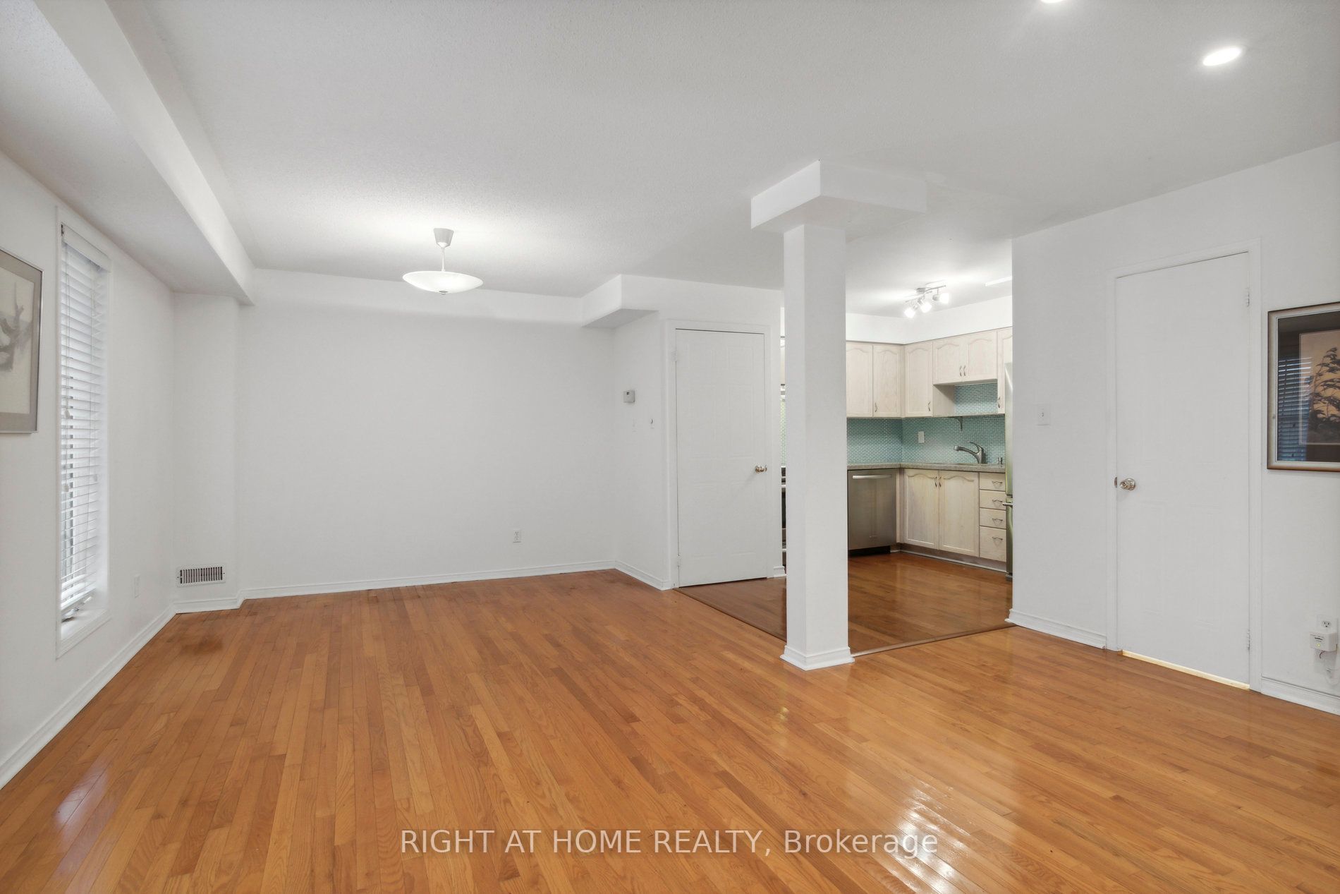 72 Sidney Belsey Cres, #307