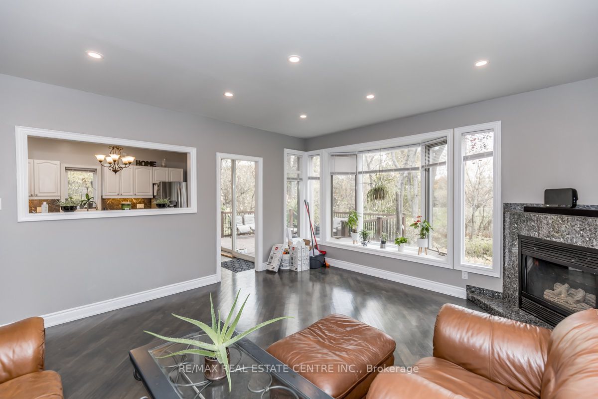 39 Clarence St