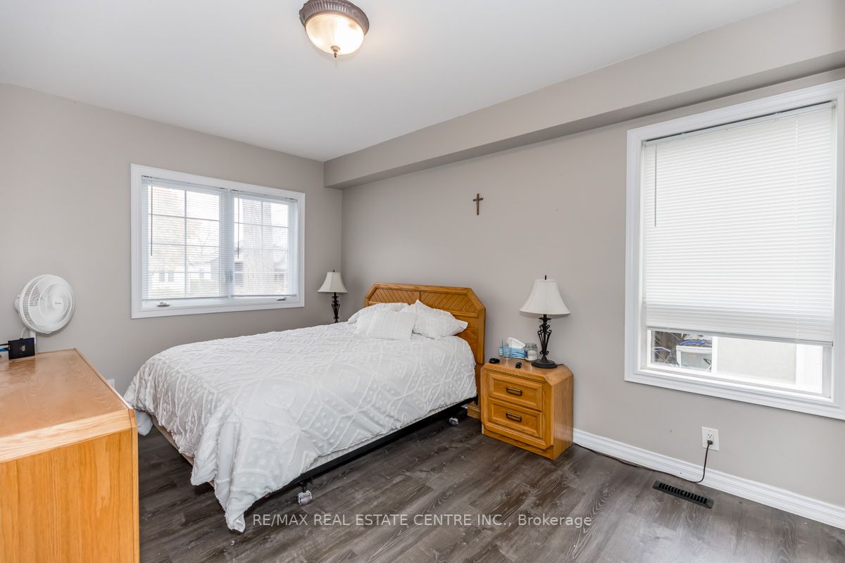 39 Clarence St