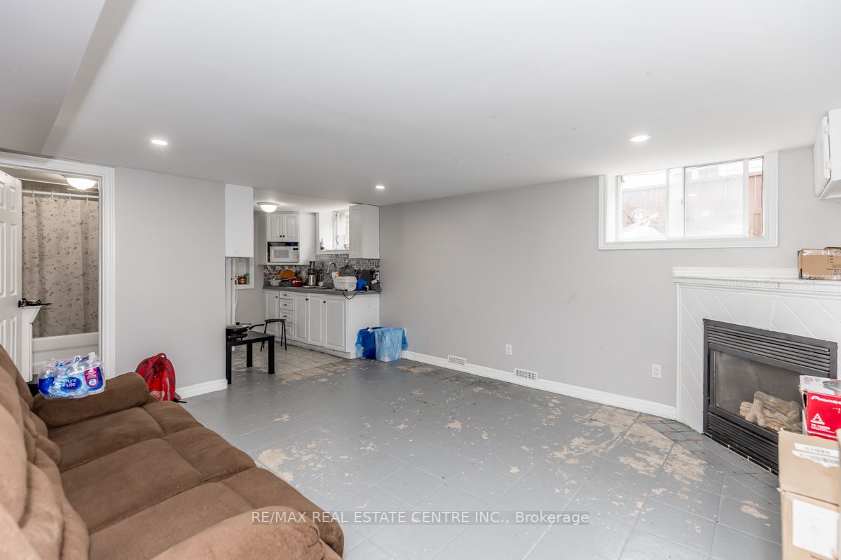 39 Clarence St