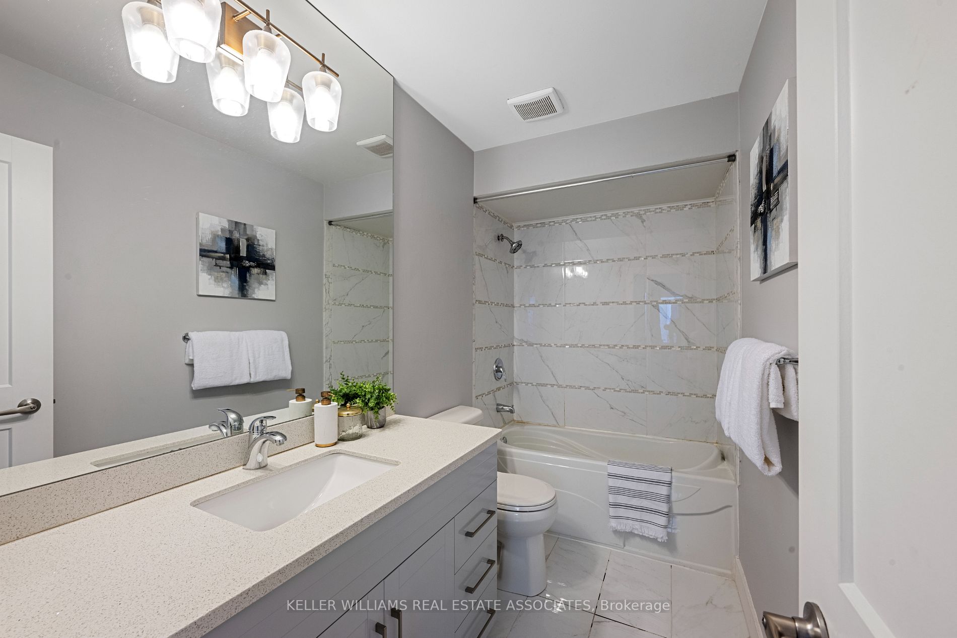 34 Hinchley Wood Grve