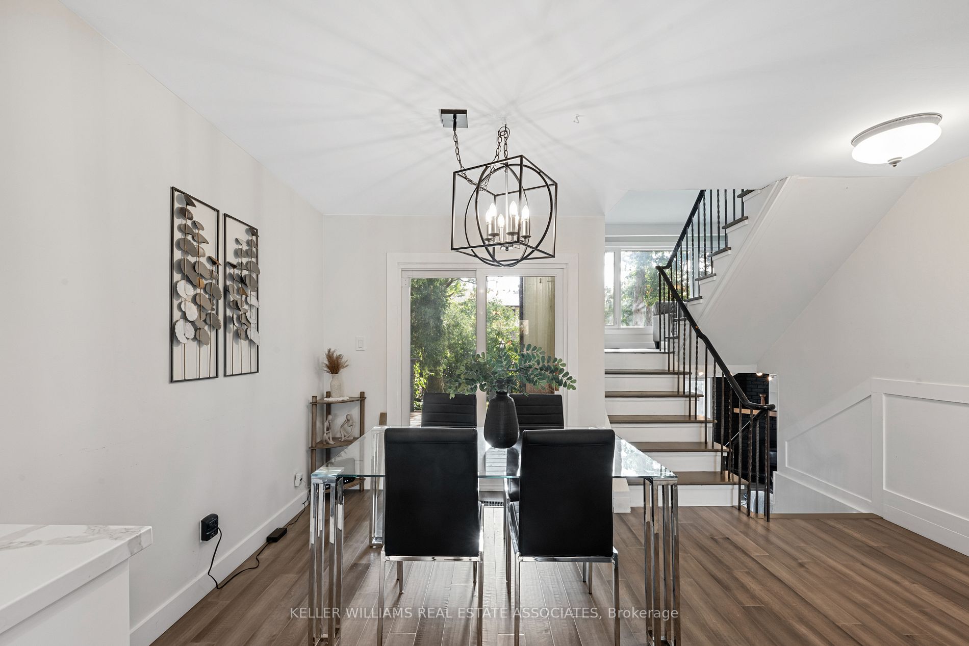 34 Hinchley Wood Grve
