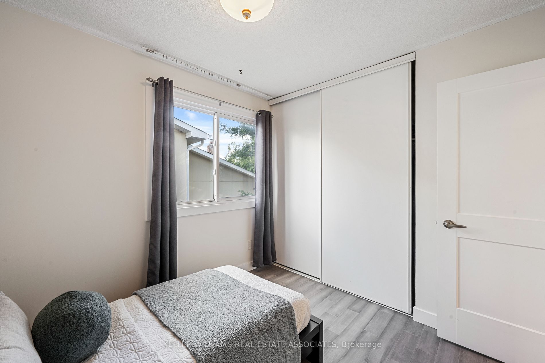 34 Hinchley Wood Grve