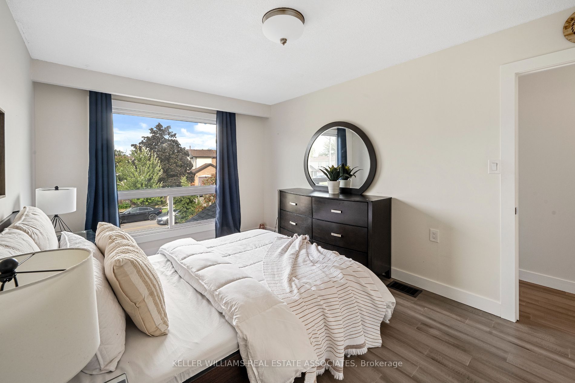 34 Hinchley Wood Grve