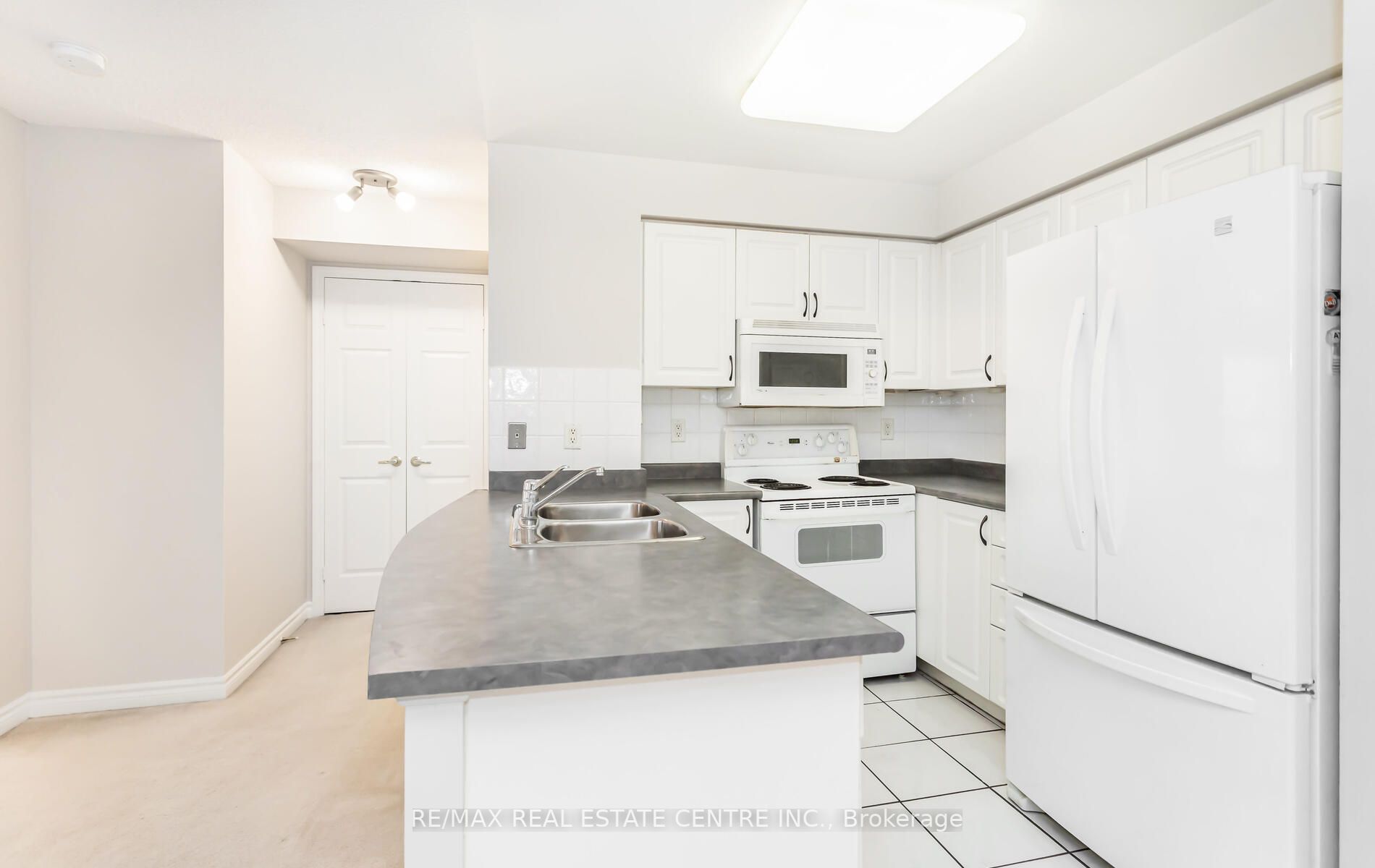 25 Kingsbridge Garden Circ, #2121