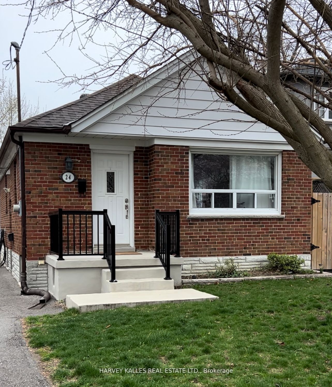 24 Penhurst Ave, #Upper