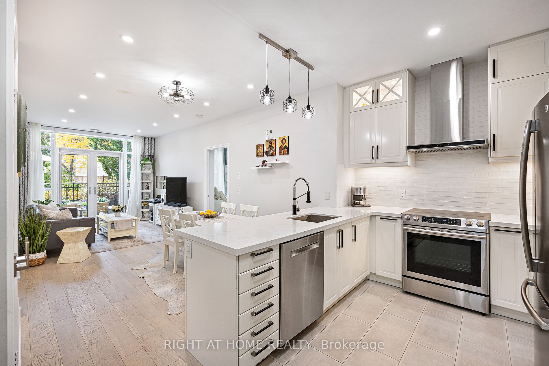 1135 Royal York Road, #103