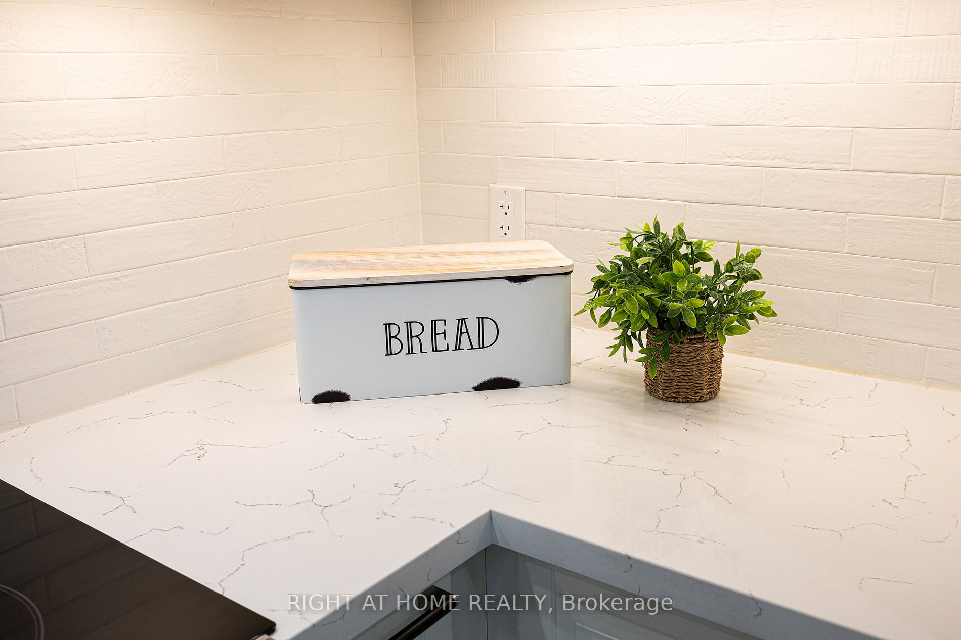 1135 Royal York Road, #103