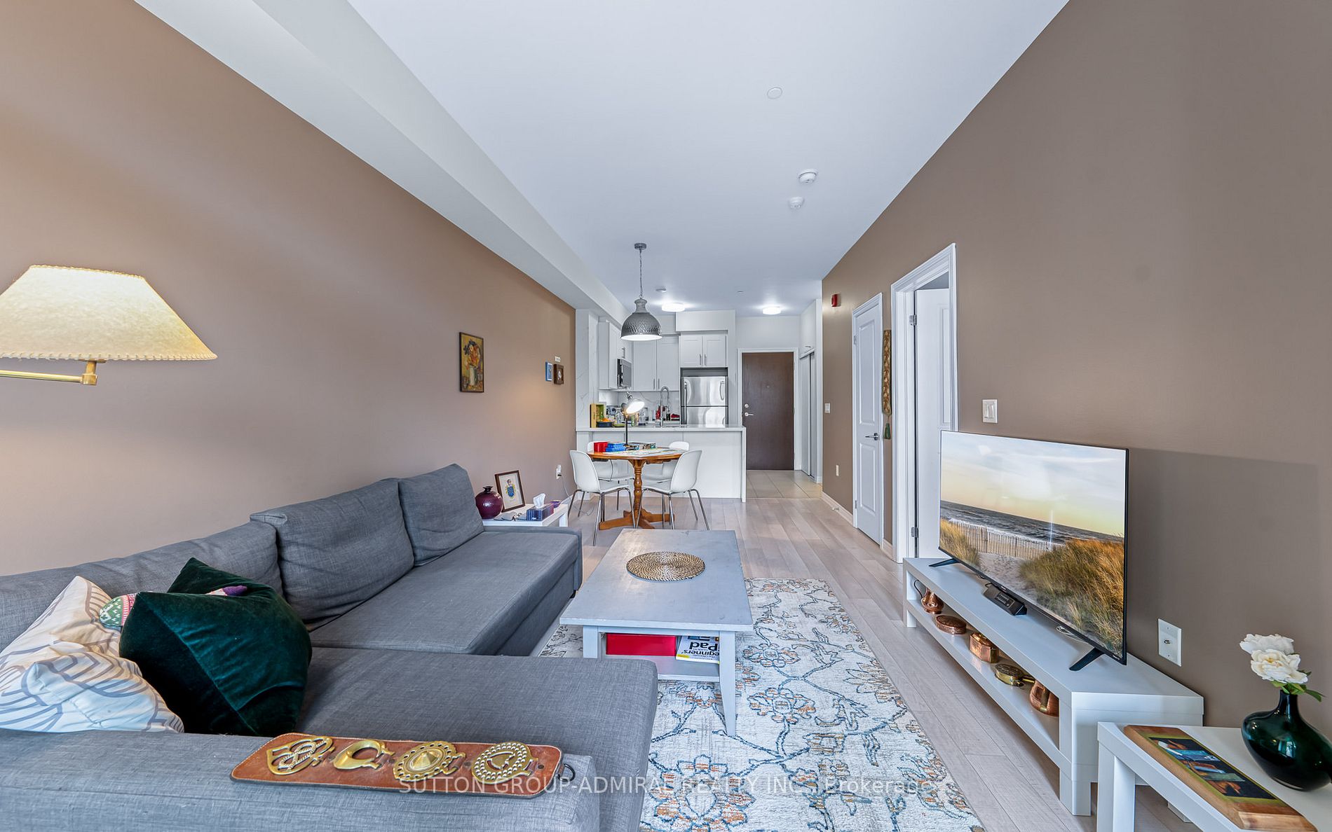 216 Oak Park Blvd, #205