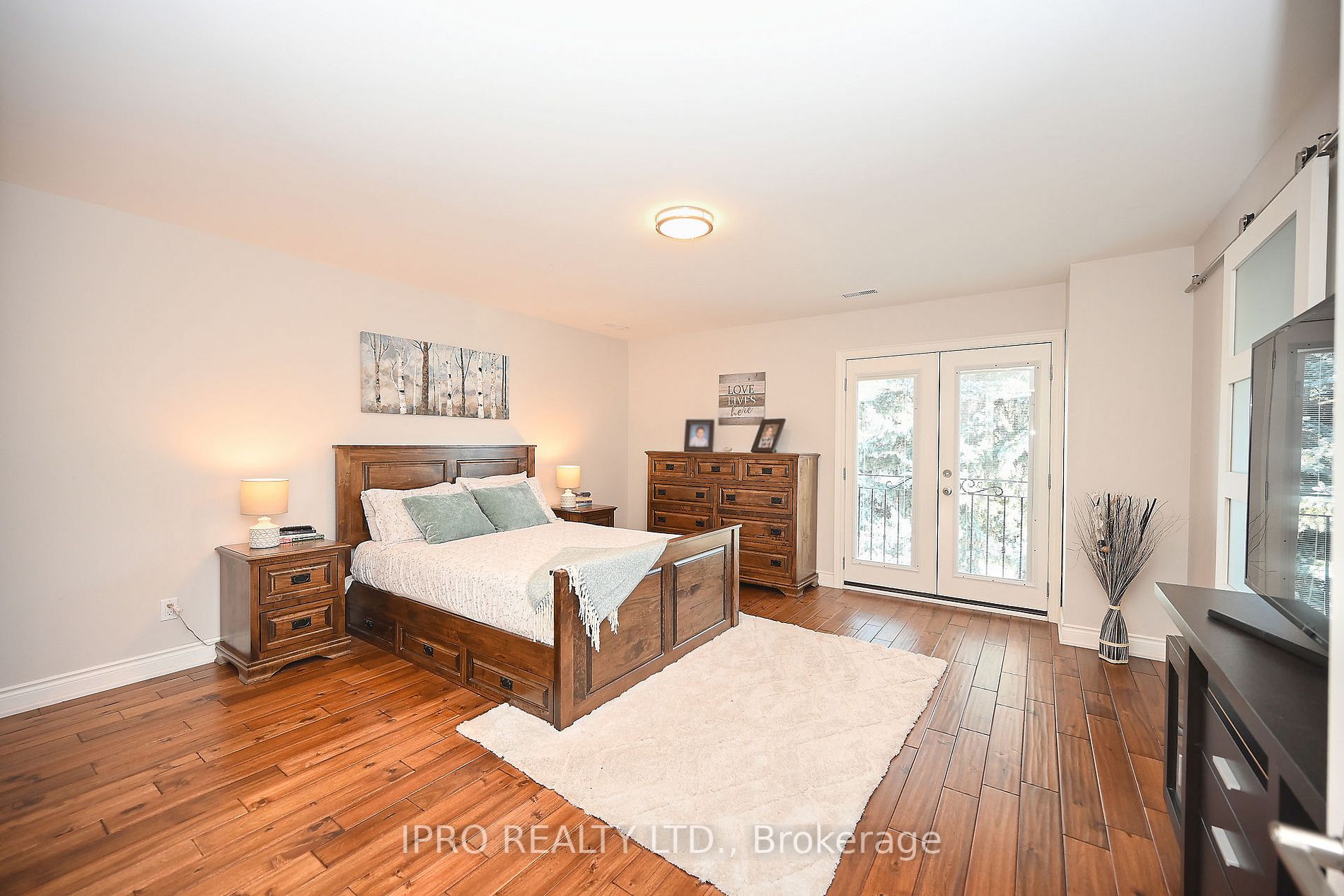 1242 Montclair Dr