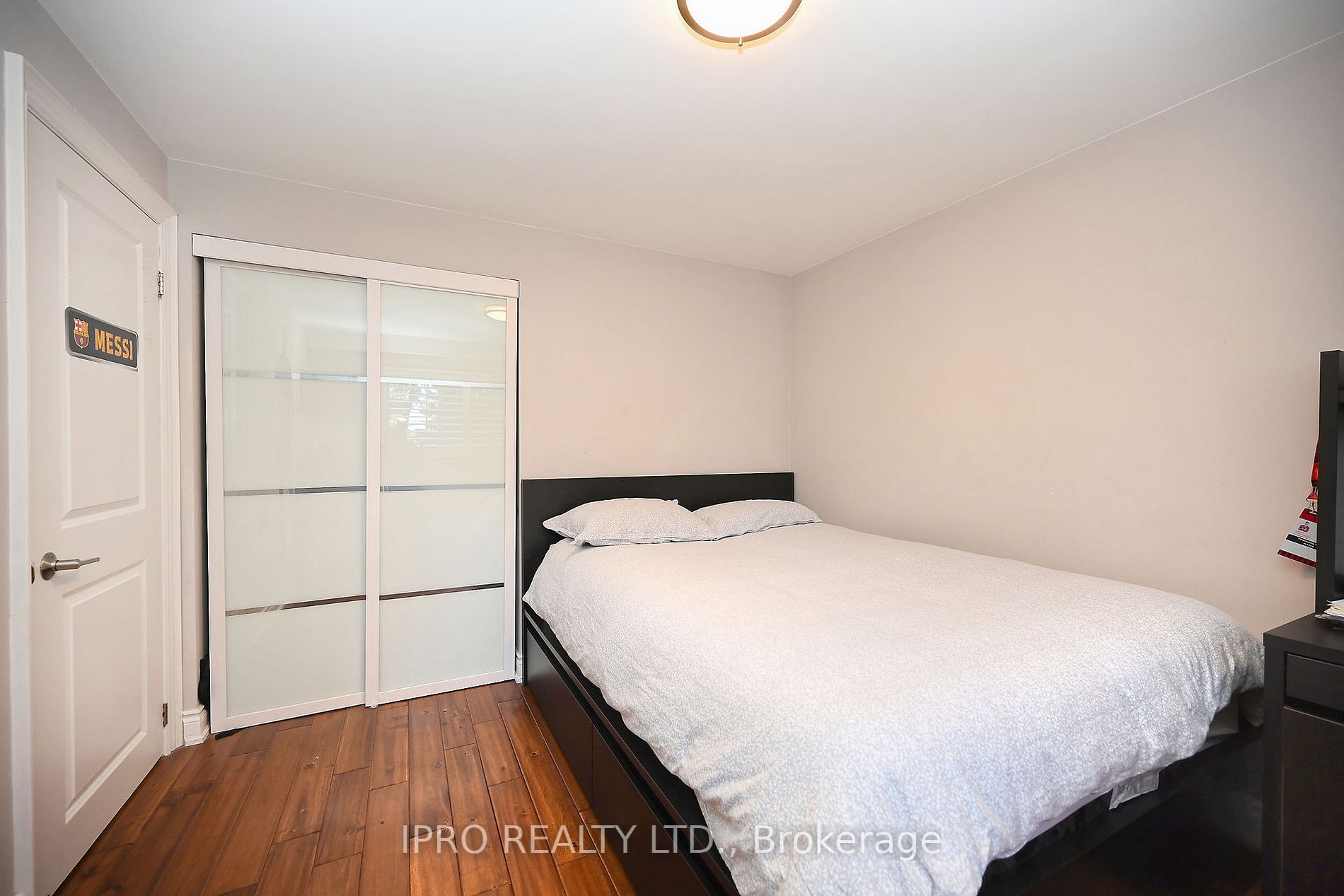 1242 Montclair Dr
