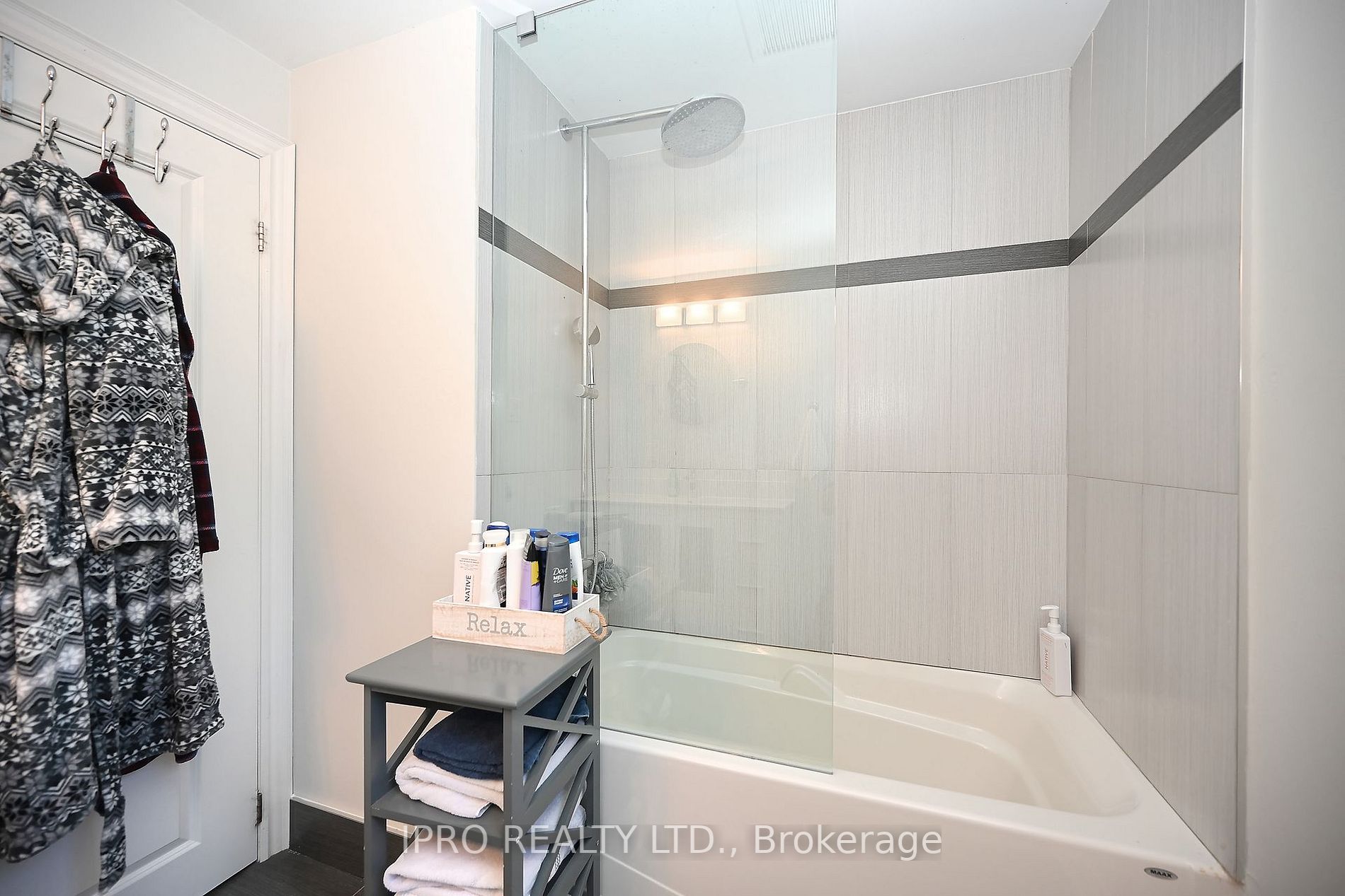 1242 Montclair Dr