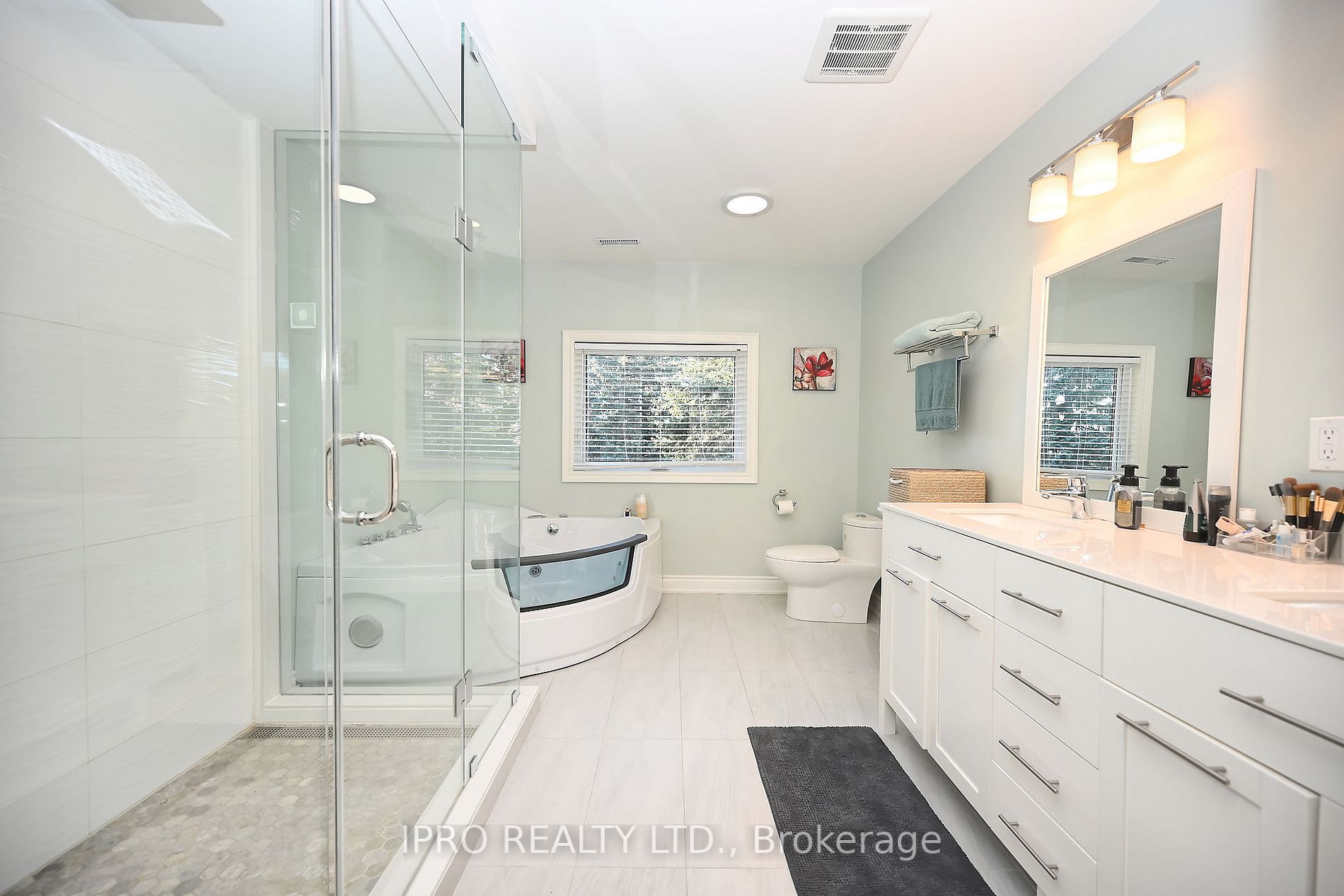 1242 Montclair Dr