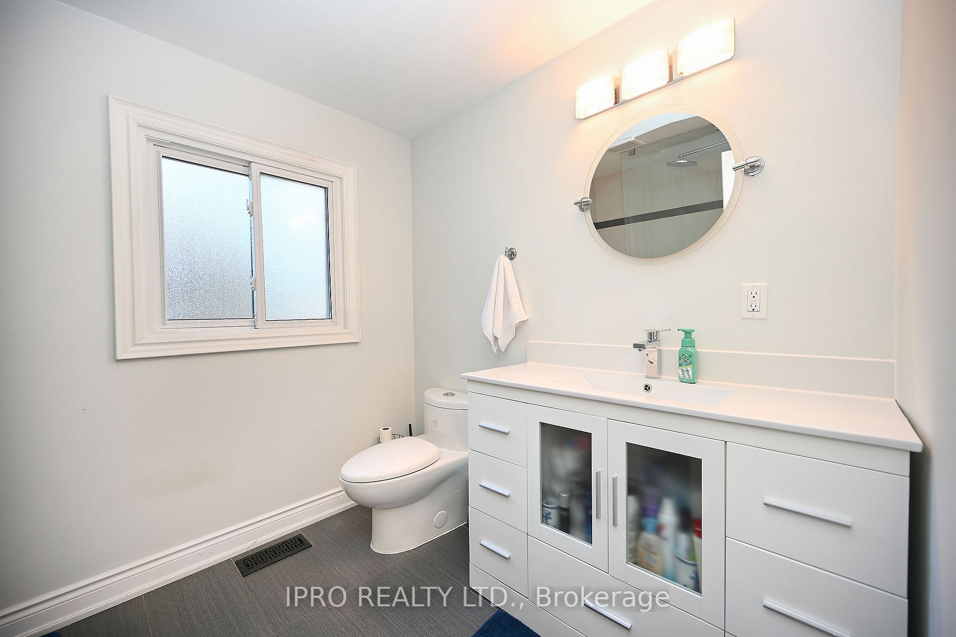 1242 Montclair Dr