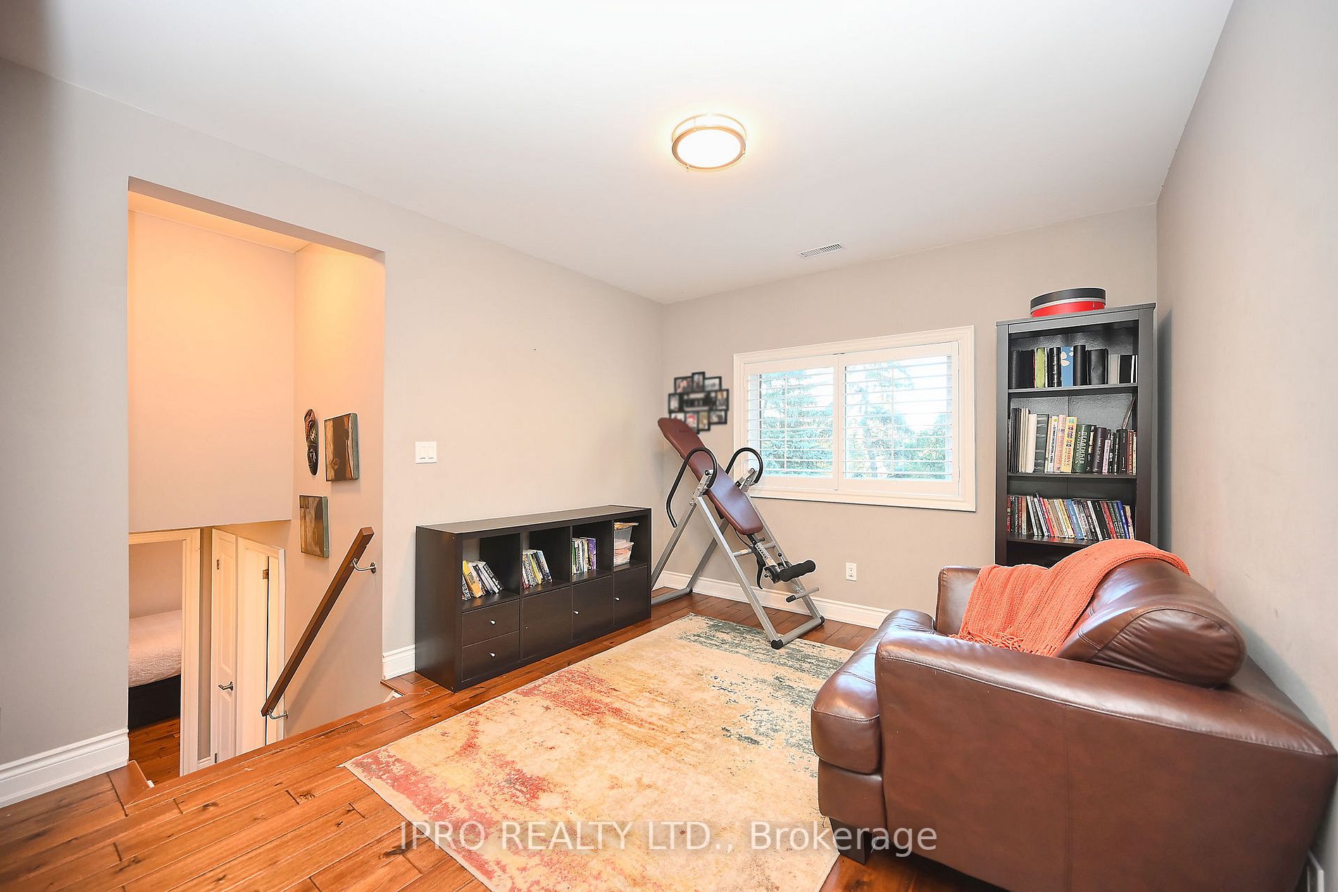 1242 Montclair Dr