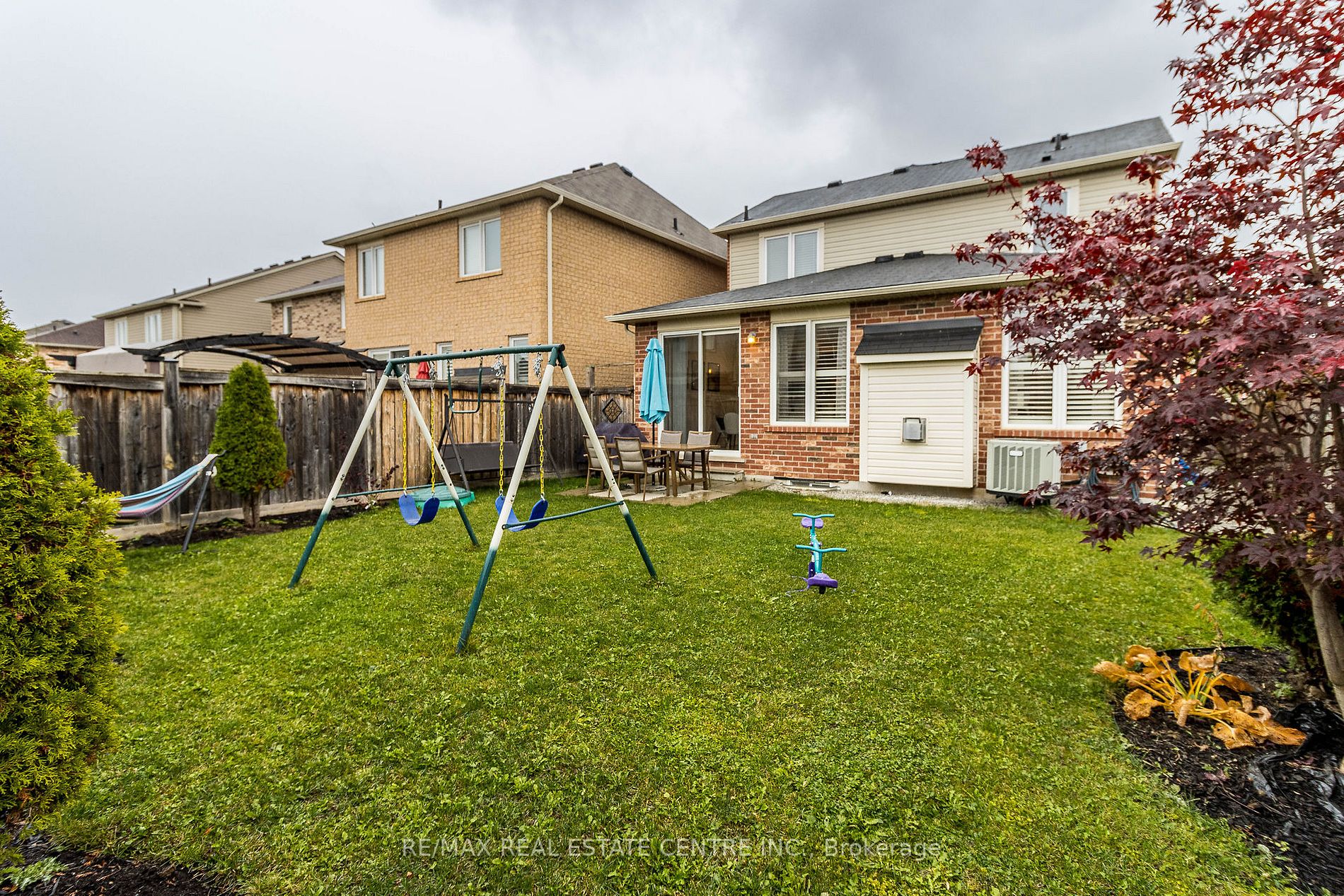 415 Pozbou Cres
