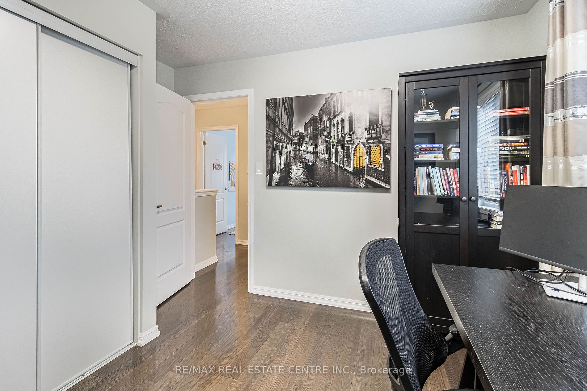 415 Pozbou Cres
