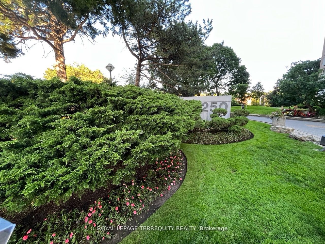 250 Scarlett Rd, #510