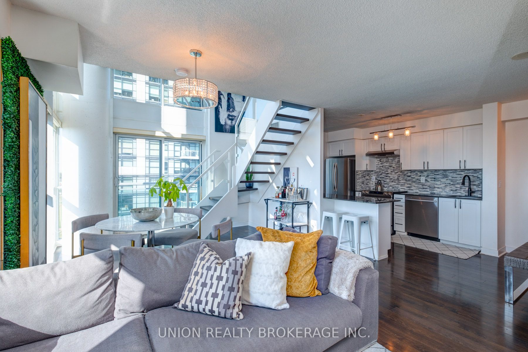 155 Legion Road N, #905