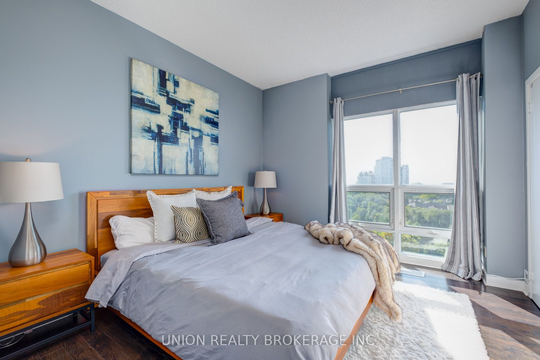 155 Legion Road N, #905
