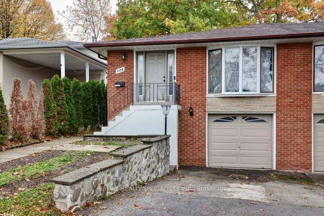 1198 Fairdale Dr