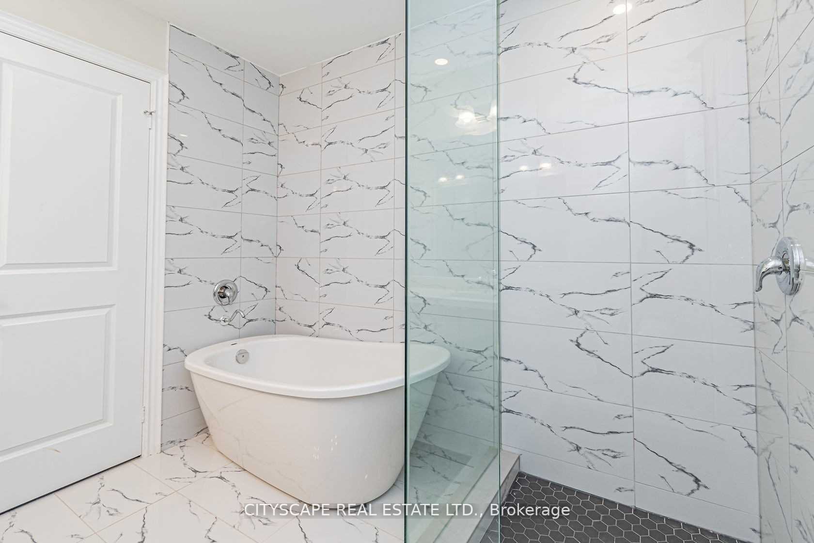 5222 Pinedale Dr
