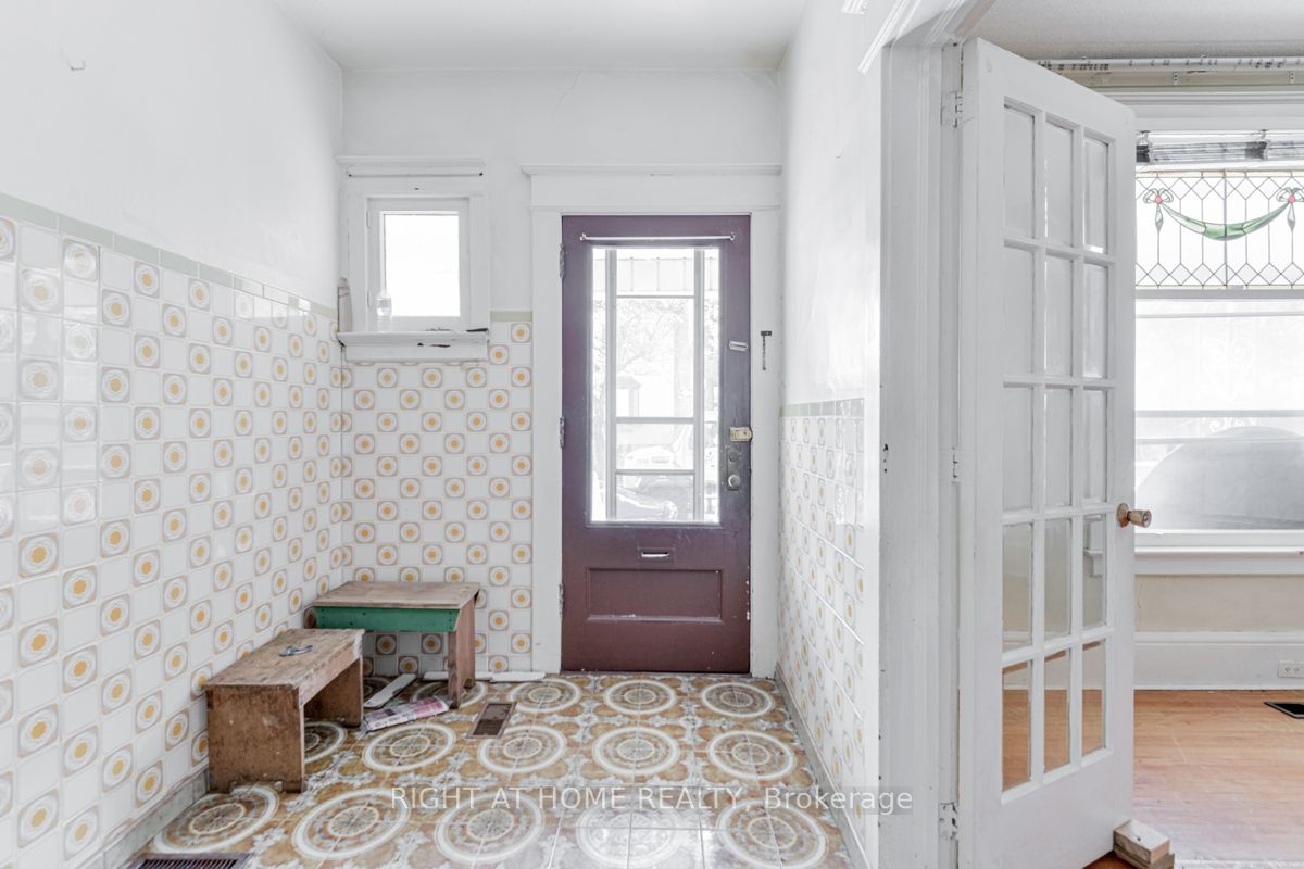 124 Garnet Ave
