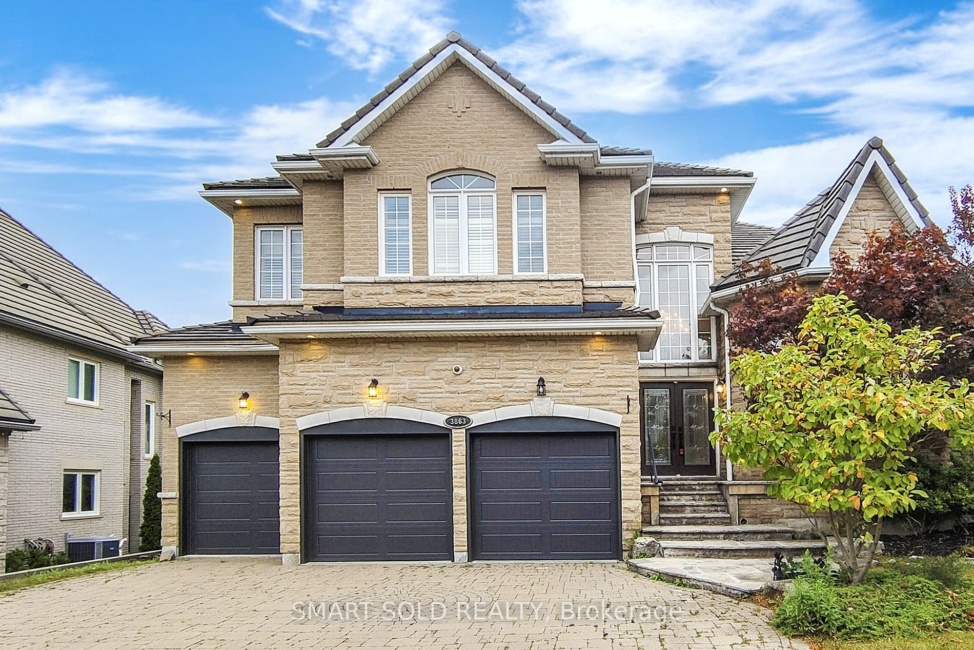 3863 O'neil Gate