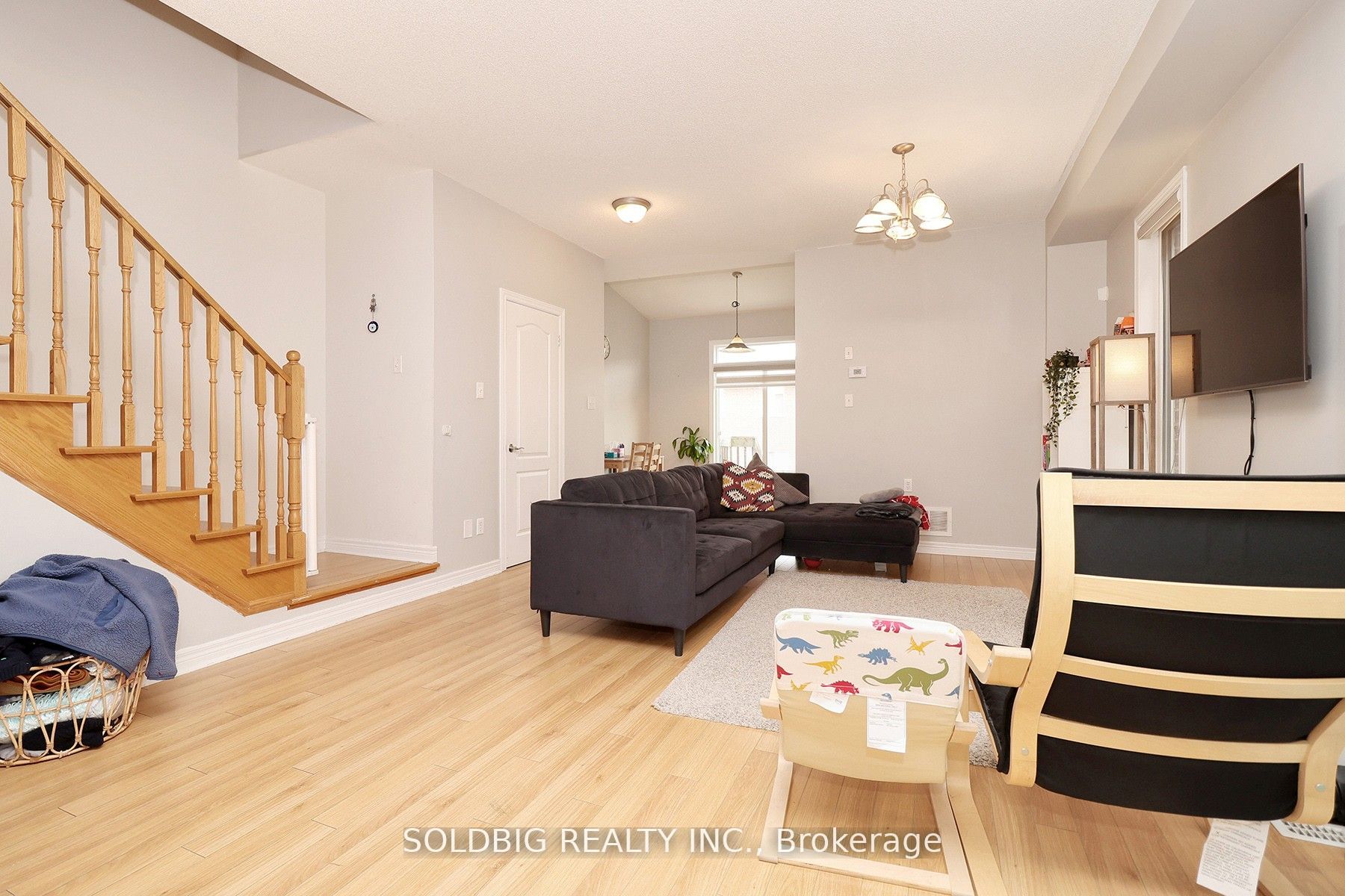 3397 Stoney Crescent