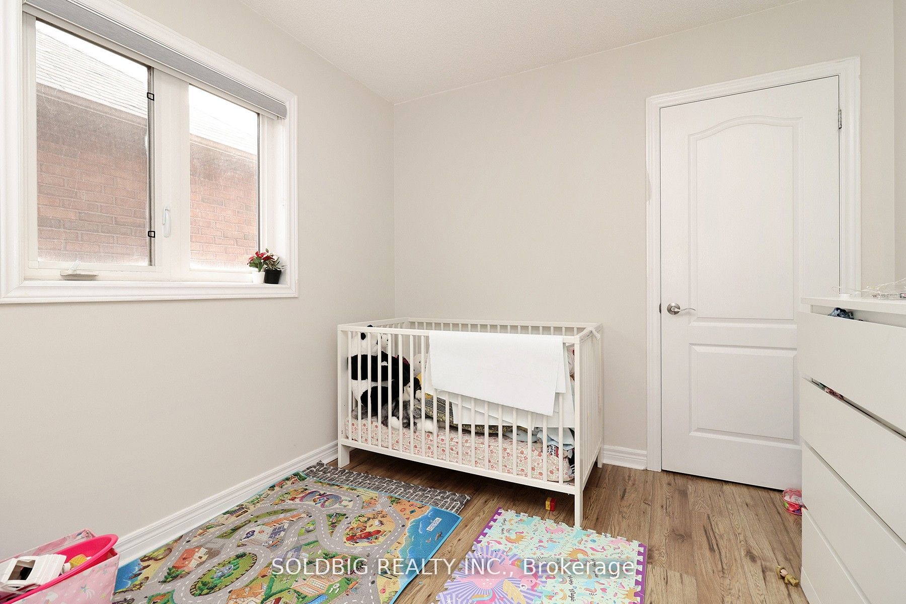 3397 Stoney Crescent