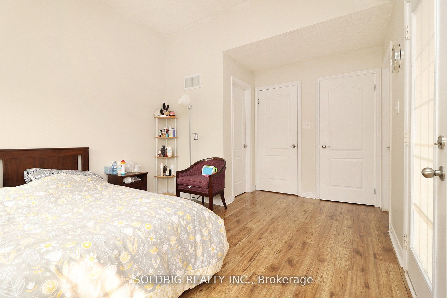 3397 Stoney Crescent