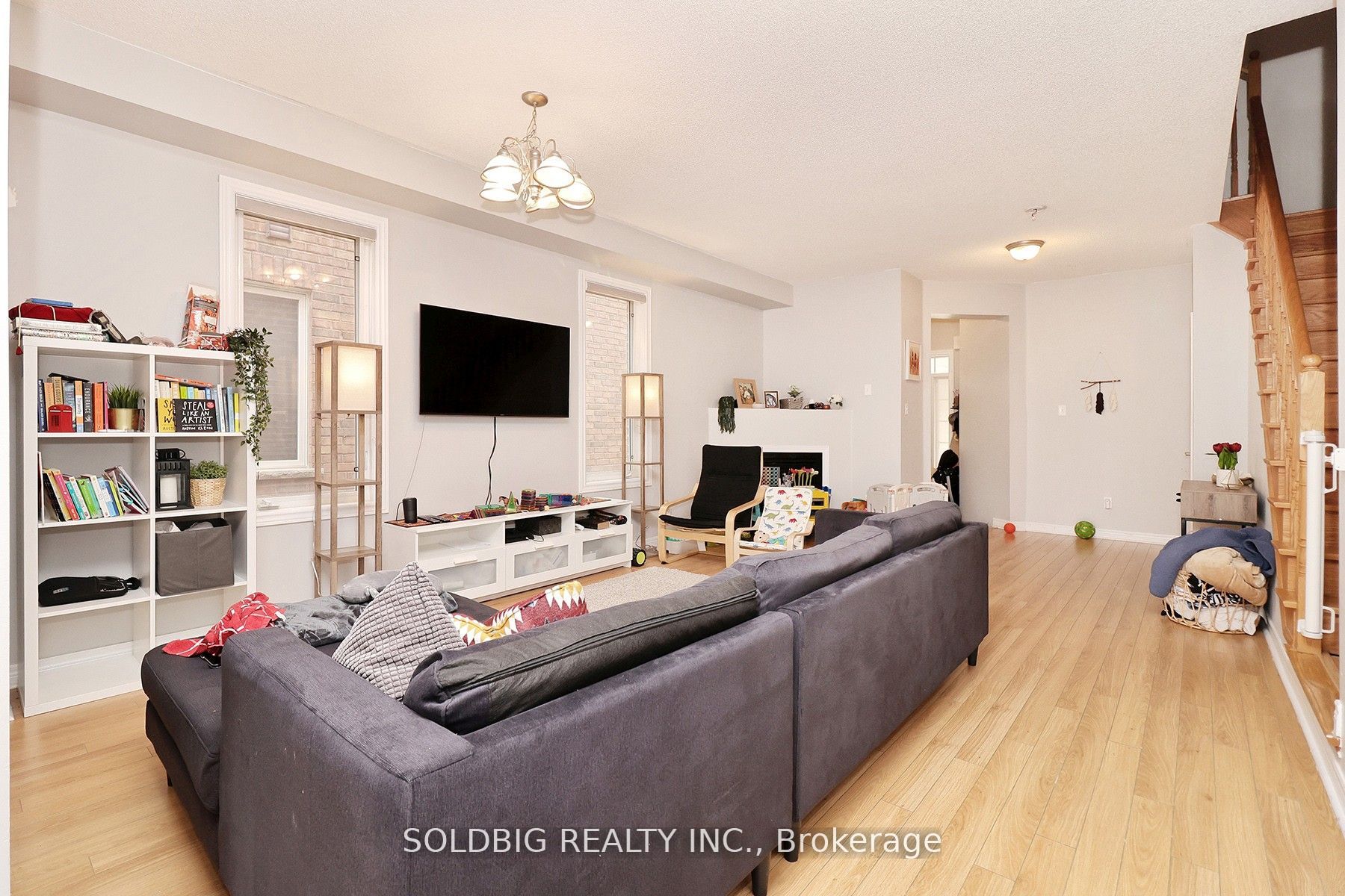 3397 Stoney Crescent