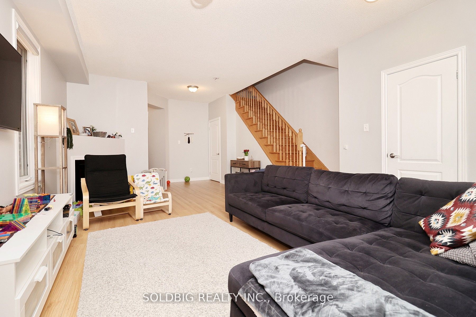 3397 Stoney Crescent