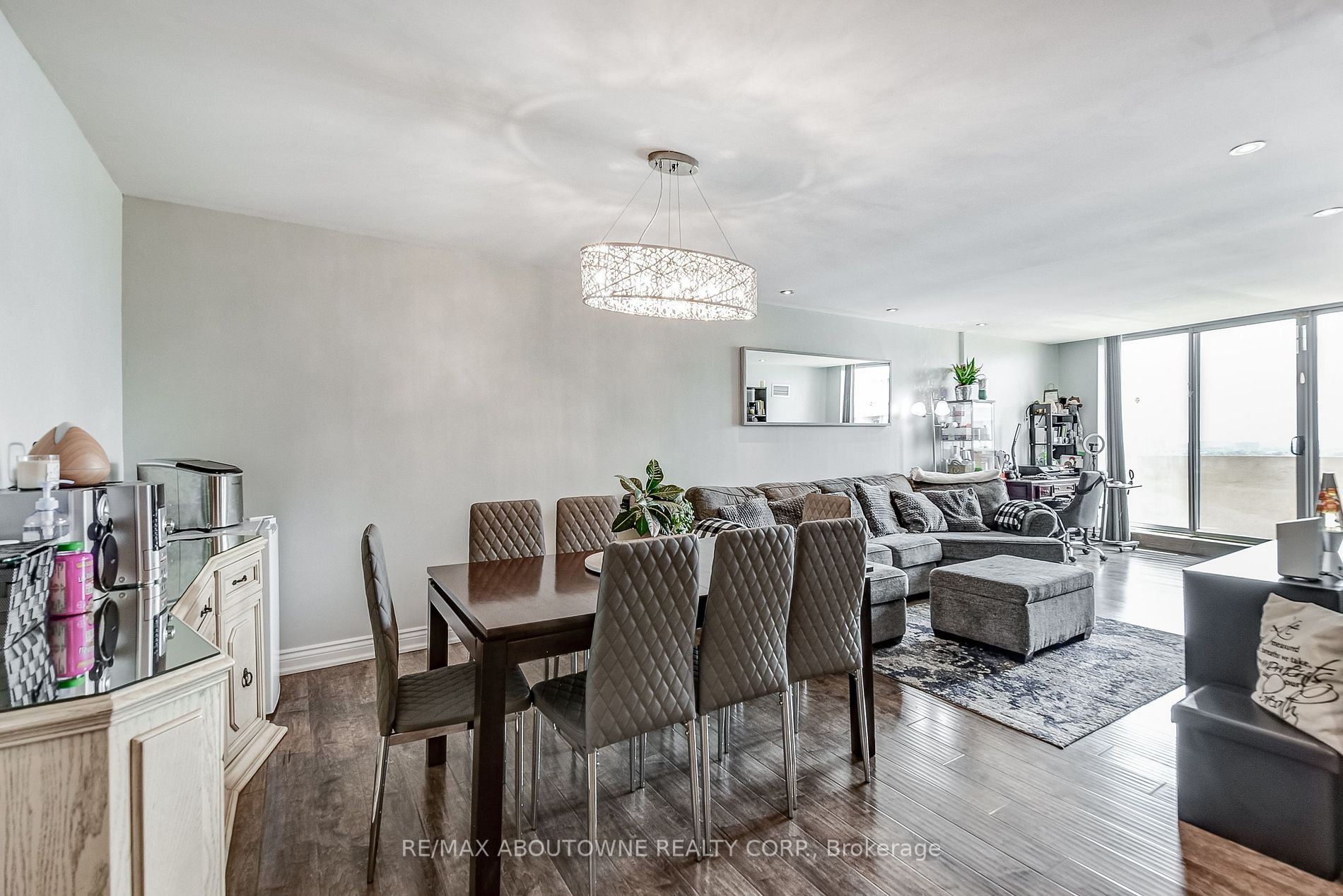 812 Burnhamthorpe Rd, #Ph2