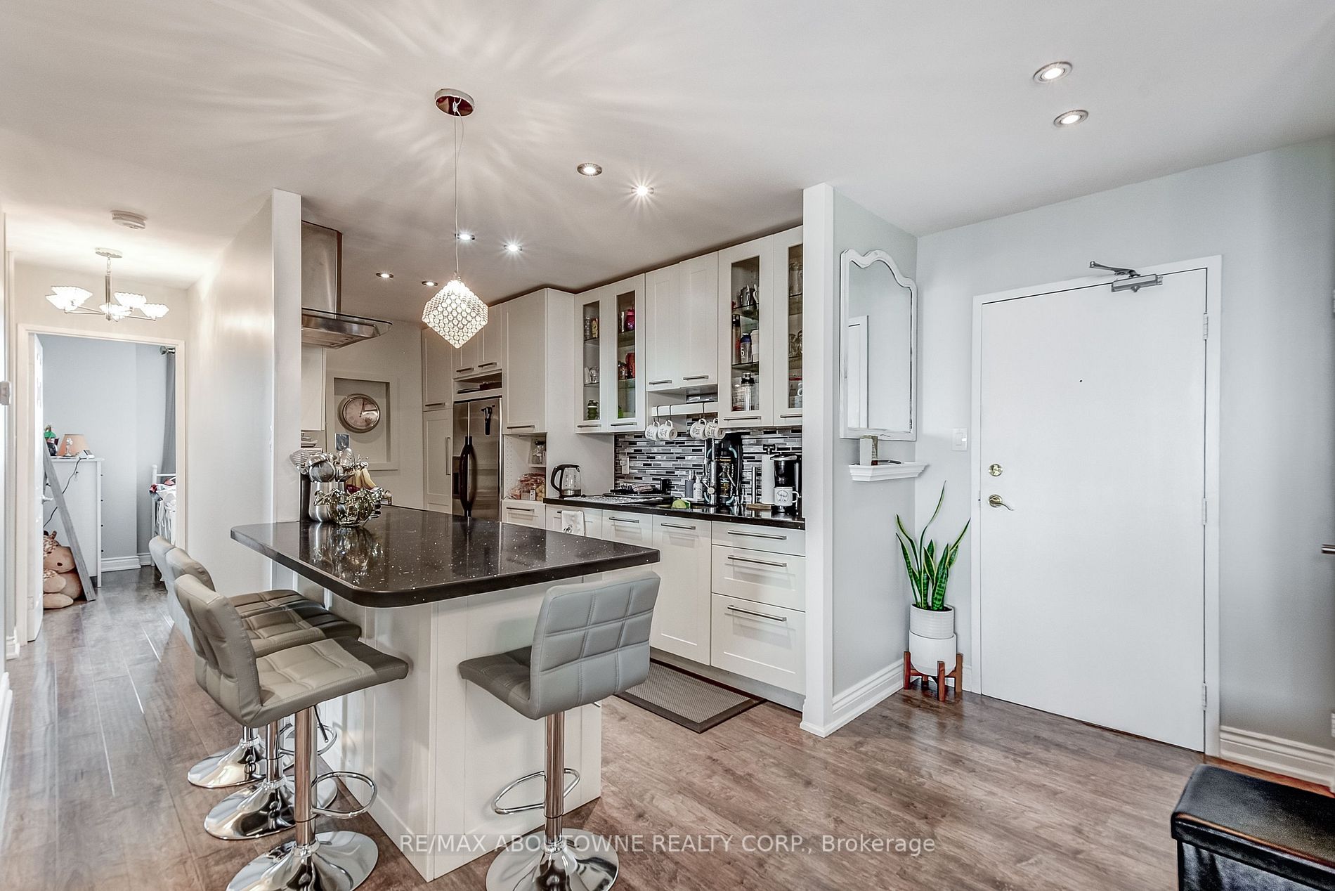 812 Burnhamthorpe Rd, #Ph2